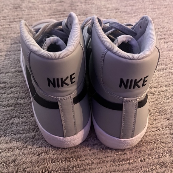 Nike grey mid blazers - Picture 3 of 3